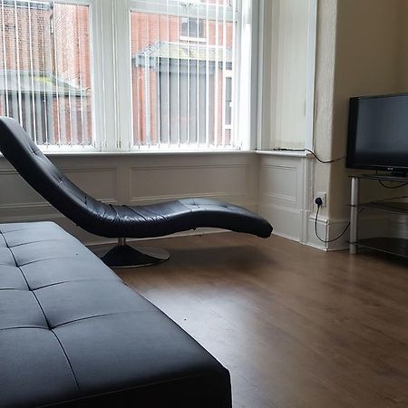 Blackpoolholidaylets Charles Street Villa ภายนอก รูปภาพ